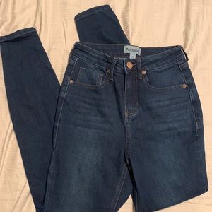 Abound Skinny Jeans (like new) High rise